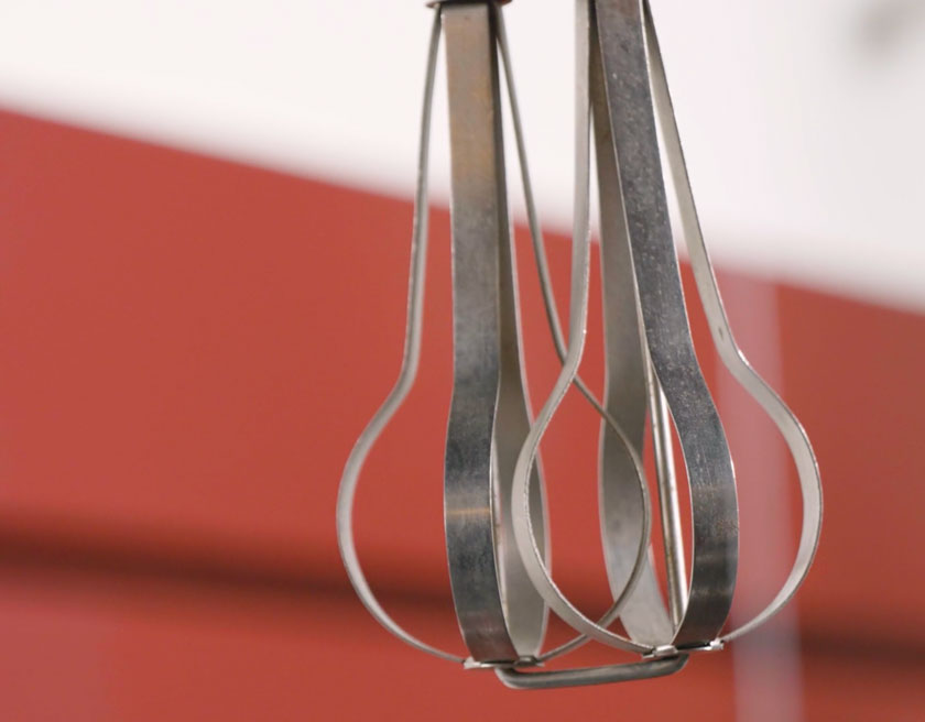 Egg beaters = Kitchen Revolution
